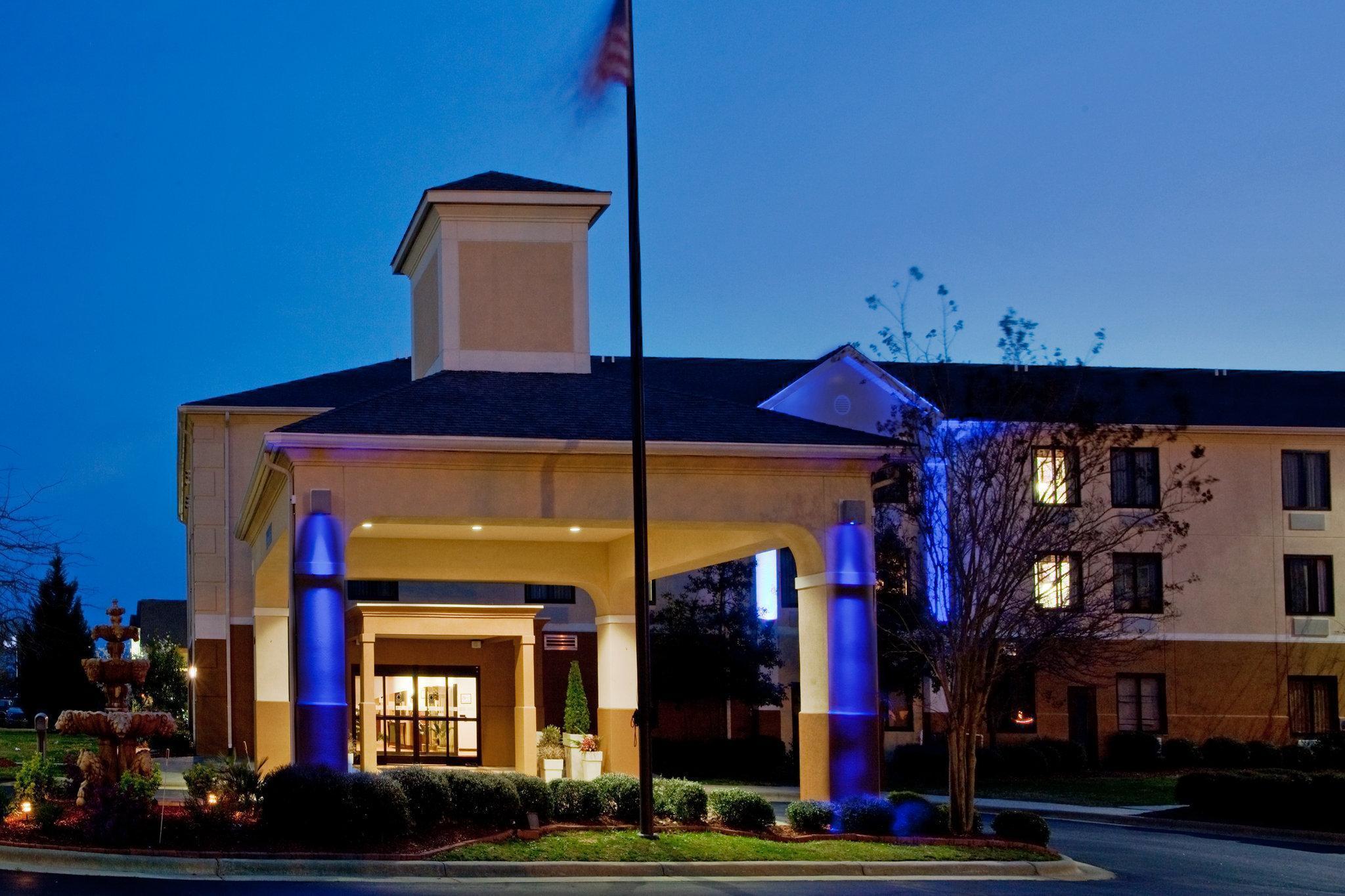 Holiday Inn Express Clayton Southeast Raleigh, An Ihg Hotel Garner Exterior photo